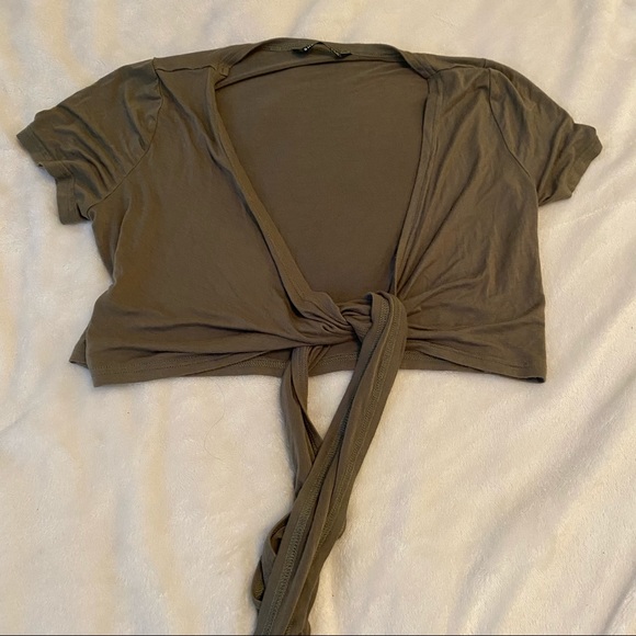 Front tie top - Picture 1 of 2